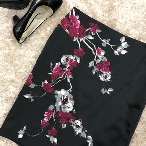 WHBM Floral Black Pencil MIDI Skirt size 6